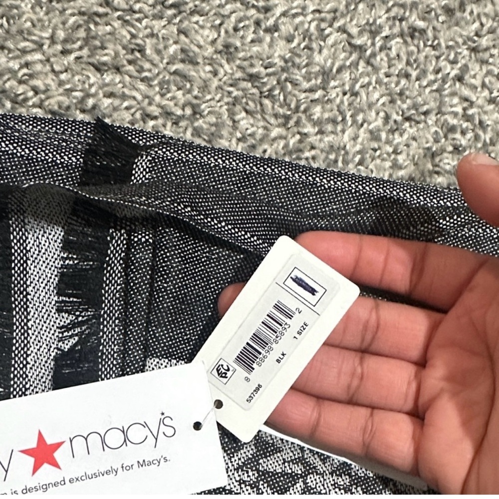 Michael Kors Scarf - Picture 6 of 6